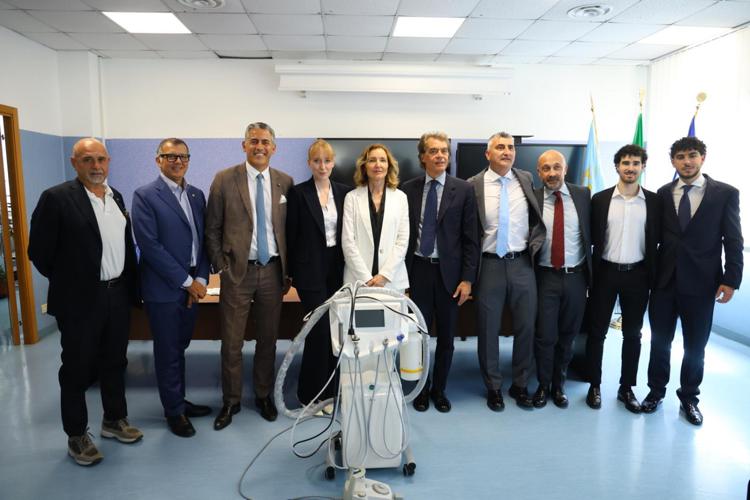 Asl Roma 3, consegnata poltrona odontoiatria al centro Tobia dell’ospedale di Ostia