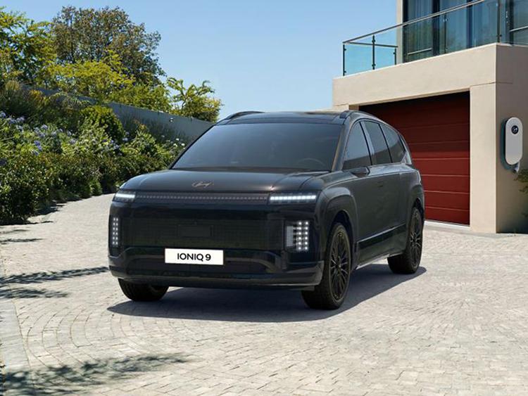 Hyundai IONIQ 9 MY27: debutta la Calligraphy Black Ink