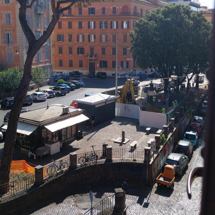 Piazza Capponi