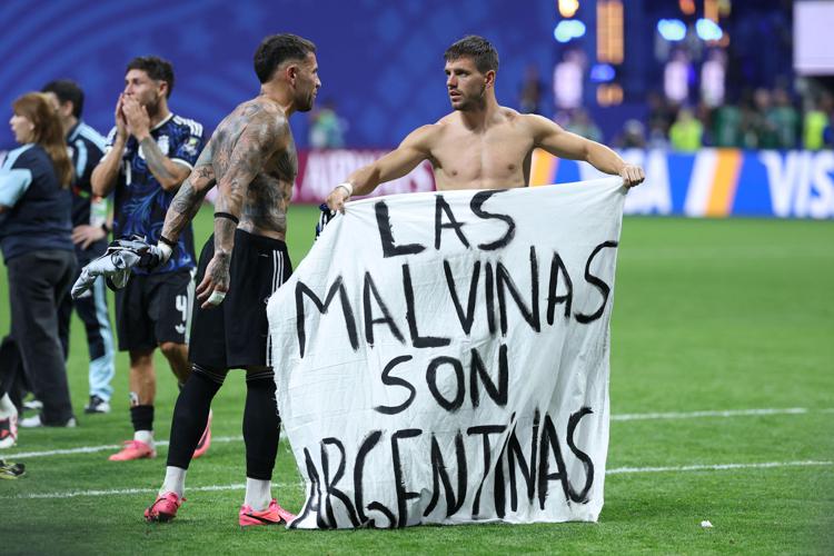 Lo striscione - (Afp)