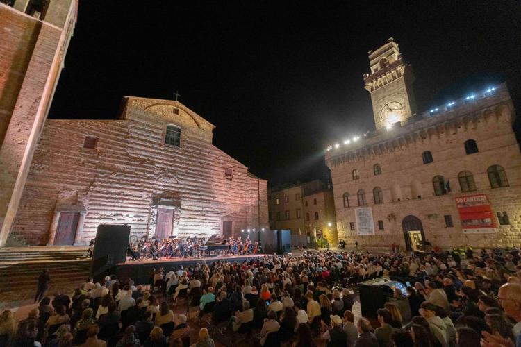 (Un concerto in piazza Grande a Montepulciano nelle scorse edizioni - Ufficio stampa del Cantiere Internazionale d'Arte)