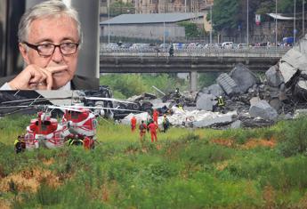 Il crollo del ponte Morandi, in alto a sinistra Giovanni Castellucci - (Fotogramma)