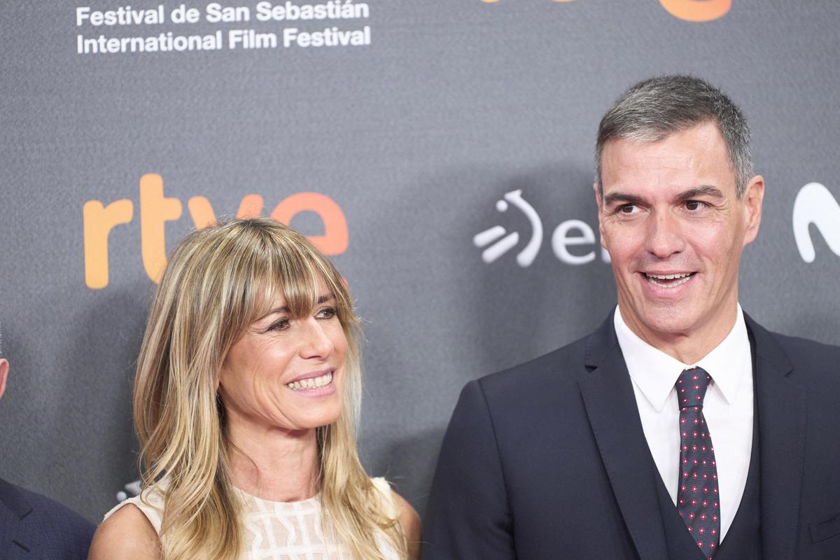 Spagna, a processo la moglie di Sánchez: accusa, traffico di influenze
