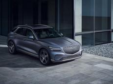 Genesis GV70, il SUV elettrico premium punta su spazio e tecnologia