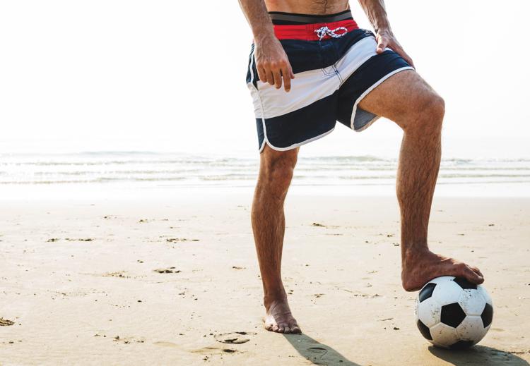 Uomo al mare - (123RF)
