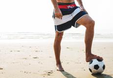 Uomo al mare - (123RF)