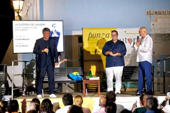 Durigon intervistato da Desario a Ponza d'Autore - Adnkronos