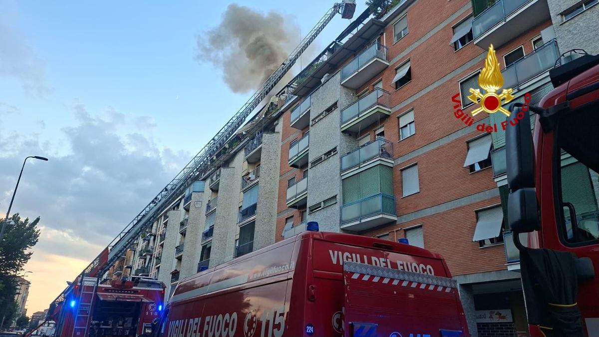 https://www.adnkronos.com/resources/02a7-2122bbda802e-8864a160bddc-1000/format/huge/milano_incendio18luglio.jpeg