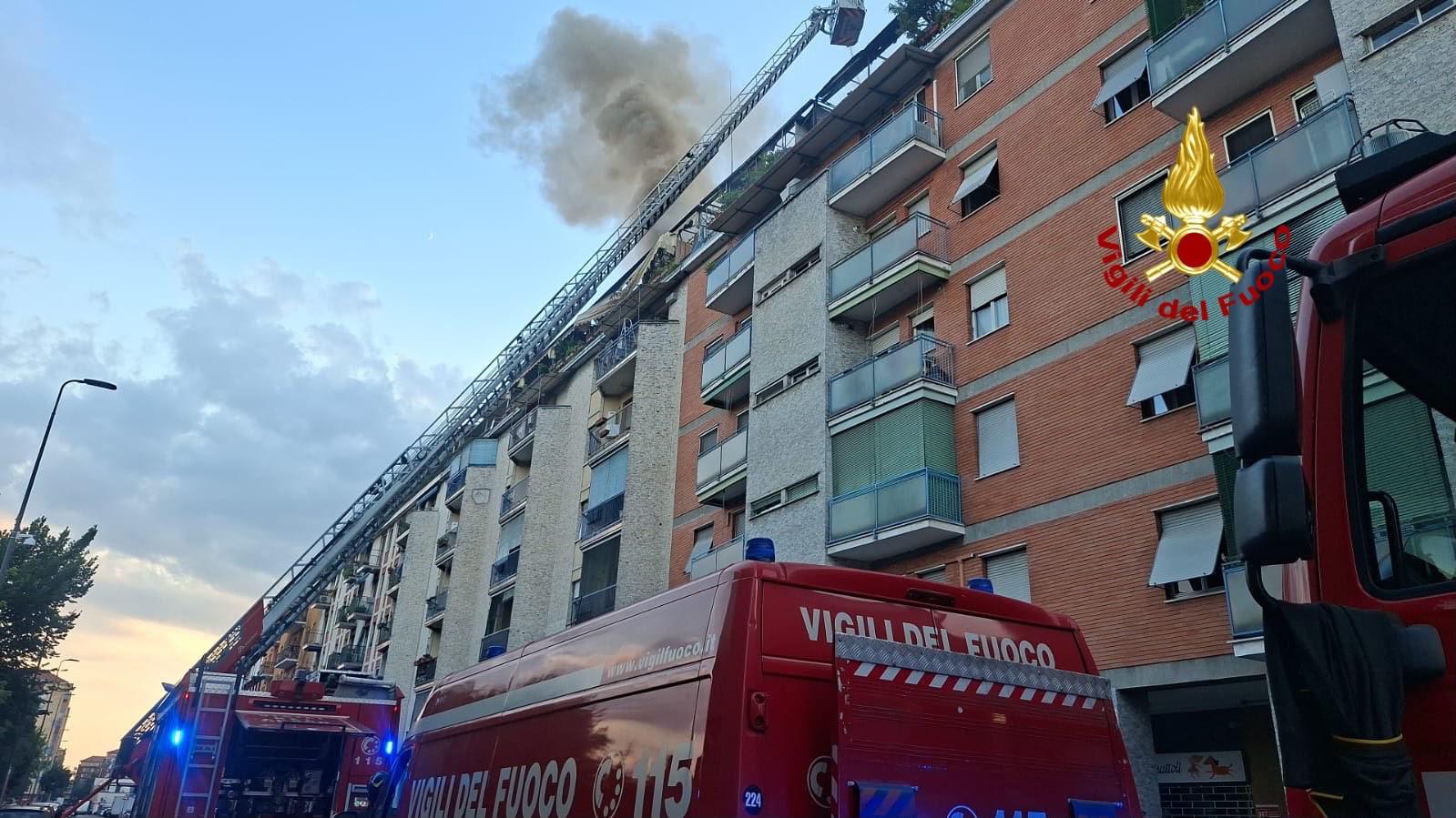 Milano, incendio in appartamento: un morto e diversi intossicati