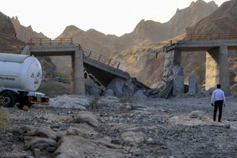 Iran, ponte tra Roudan e Bandar Abbas distrutto nei raid Usa - Afp