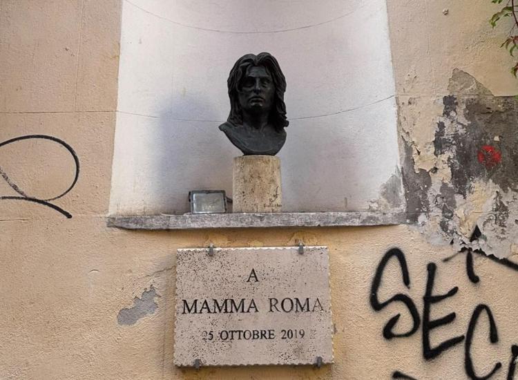 Il busto di Anna Magnani