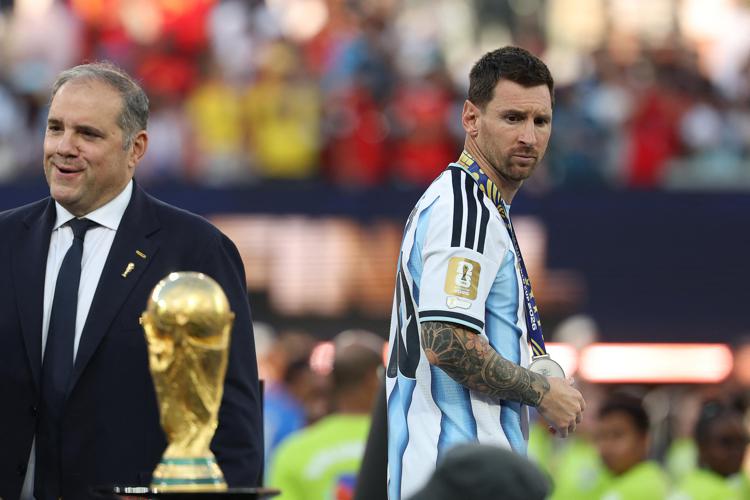 Lionel Messi e la coppa - Afp
