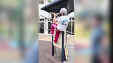 Parkour a 70 anni? A Singapore si può - Video