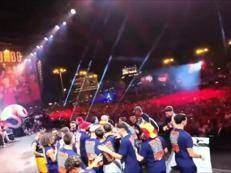 Spagna, De la Fuente cantante nella festa mondiale - Video