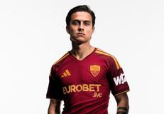 Paulo Dybala con la nuva maglia della Roma - As Roma