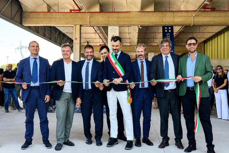 Taglio del nastro del Textile Hub di Prato - (foto Ufficio stampa)