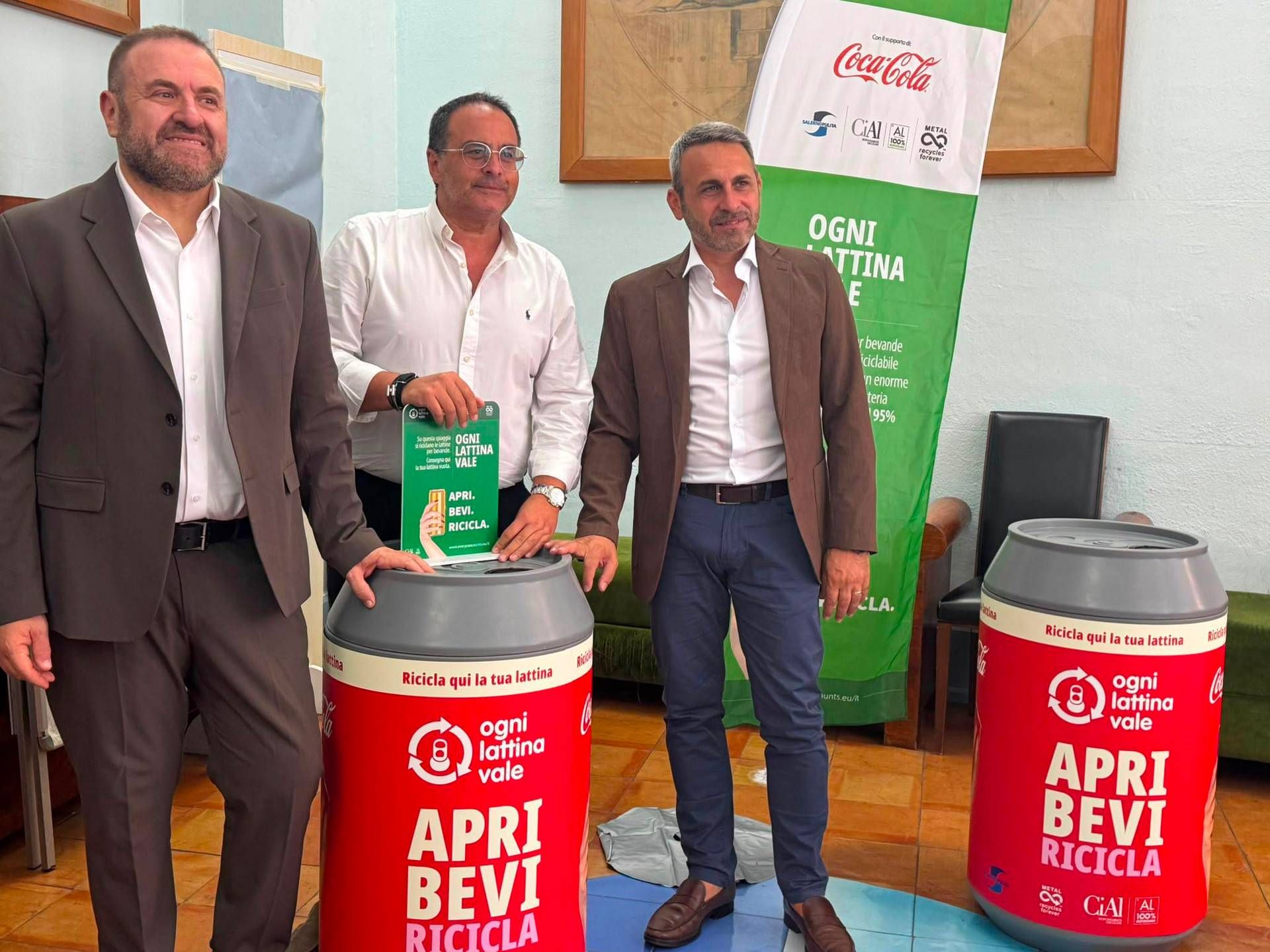 Sürdürülebilirlik, Cial, Salerno ve Calabria plajlarına 'Her Kutu Değerdir' sloganını getiriyor