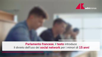 In Francia stop ai social per i minori di 15 anni