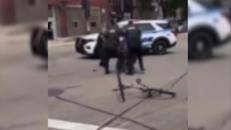 Usa, polizia spara e uccide un uomo durante un arresto nel Wisconsin - Video