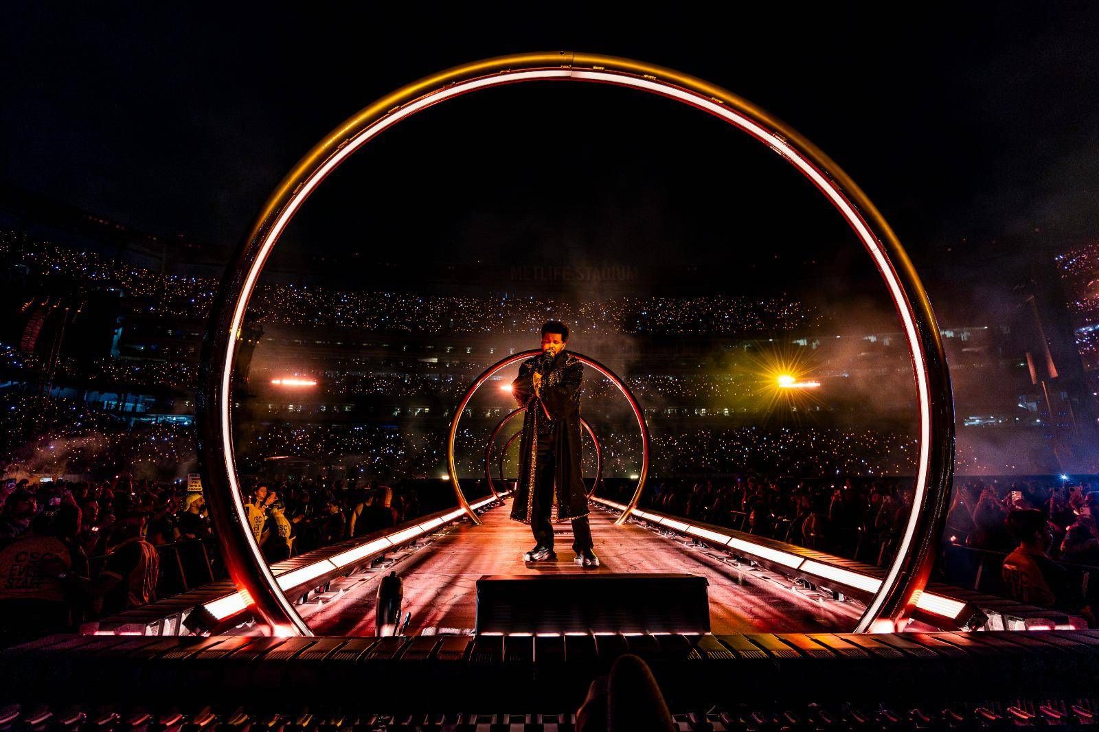 The Weeknd, fütüristik pop şarkısını rekor kıran şov San Siro'ya getiriyor