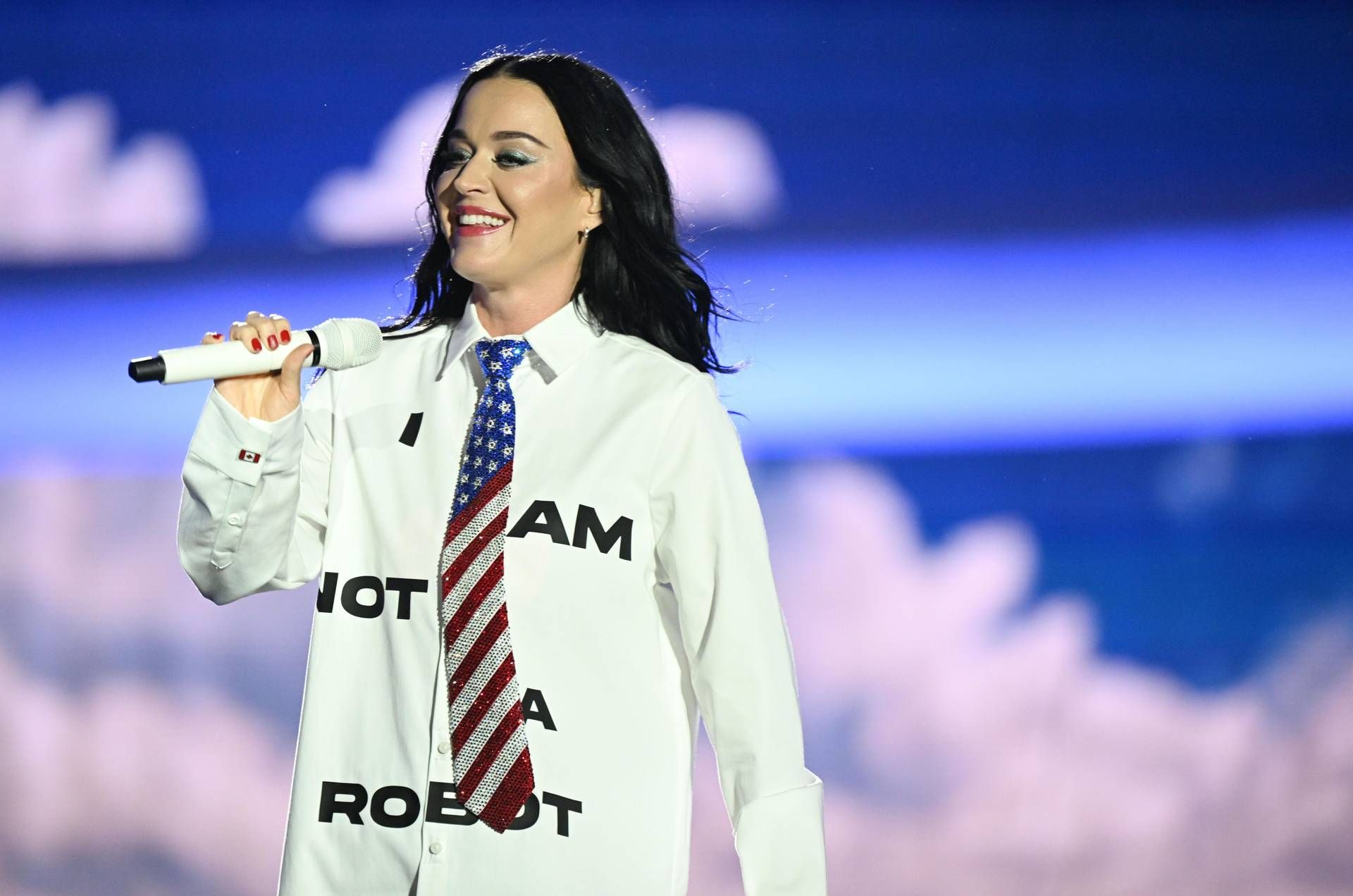 Trump şarkısını kullanıyor, Katy Perry başkana saldırıyor: Çatışma