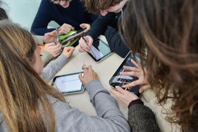 Computer e tablet in aula (Luca Matarazzo, MILANO - 2015-02-23) - FOTOGRAMMA