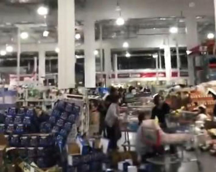 Negozio in Giappone - (Fermo immagine dal video)