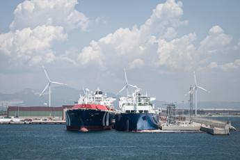 Il rigassificatore Italis Lng al porto di Piombino, nel Livornese
 - Fotogramma/Ipa