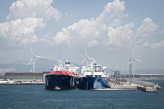 Il rigassificatore Italis Lng al porto di Piombino, nel Livornese
 - Fotogramma/Ipa