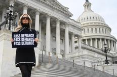 Paris Hilton manifesta a Washington per l'approvazione di una legge che persegua la pornografia deepfake, della quale è stata vittima - Fotogramma/Ipa