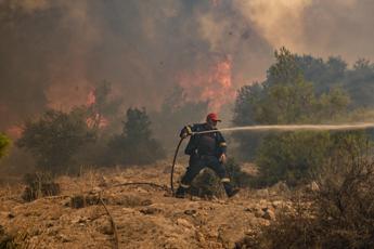 Un incendio in Grecia - (Afp)
