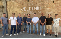 Nella foto, da sinistra a destra: Salvatore Cunsolo (Qbitsoft), Andrea Bellucci e Rico Petri (Stargate), Leonardo Bianchi e Federico Nardini (Faserem), Paolo Torroni (incaricato Sviluppo Toscana), Anna Montesi (Faserem), Marco Renzoni e Leonardo Ghilarducci (2R Studio - (foto Ufficio stampa)