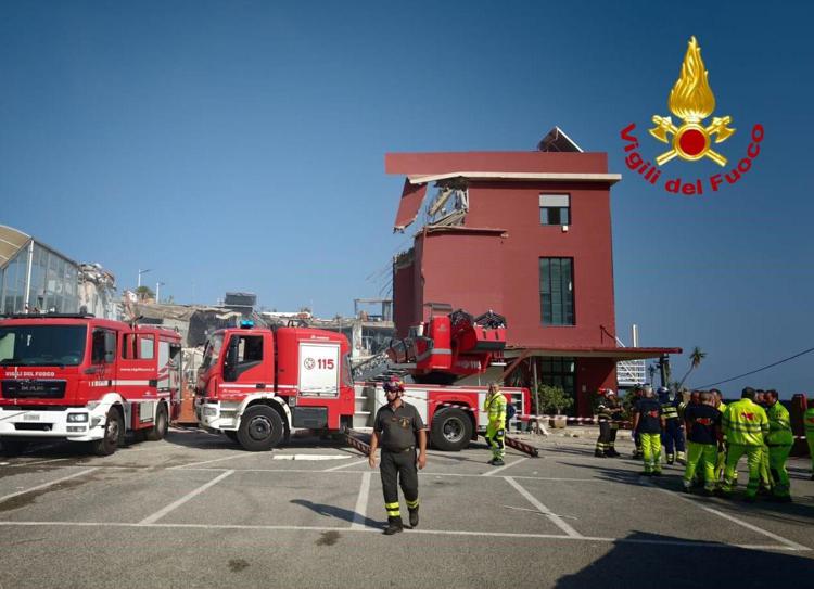 Il crollo a Messina