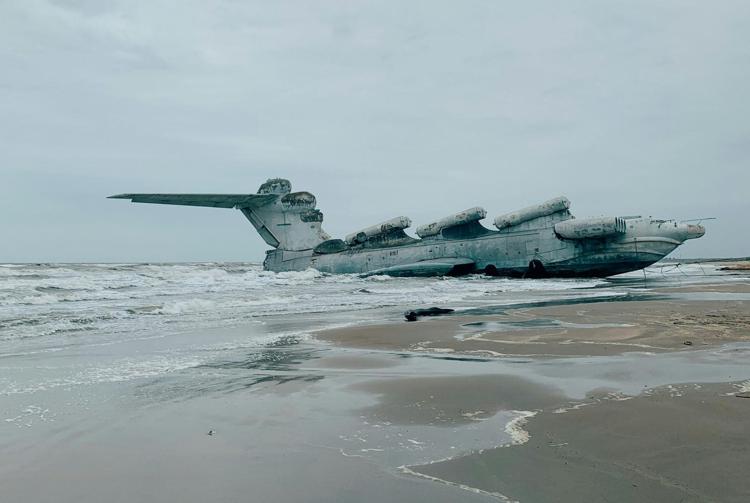 Aereo spiaggiato nel Dagestan, Russia, Mar Caspio - Irina Shishkina/Unsplash