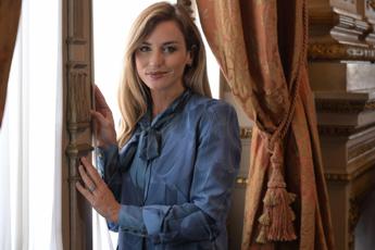 Beatrice Venezi, l'annuncio: "Torno a dirigere in Russia, la Fenice è il passato: ho già pagato abbastanza"
