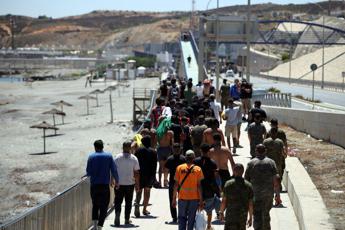 Migranti a Ceuta - (Afp)