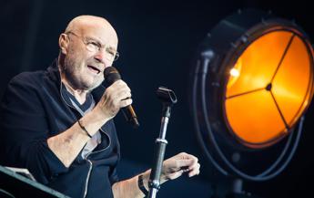 Phil Collins racconta il ricovero e le condizioni critiche legate all'alcolismo