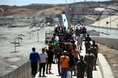 Migranti a Ceuta - (Afp)