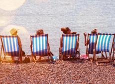 Donne sulla spiaggia - (Foto)