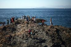Migranti a Ceuta - (Afp)