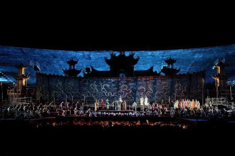 (Una scena di Turandot - Ufficio stampa Fondazione Arena di Verona)