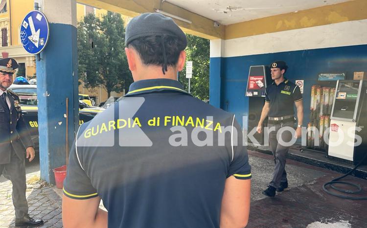 Operazione Gdf a Roma - (Adnkronos)