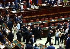 La protesta dei deputati M5S - (fermo immagine)