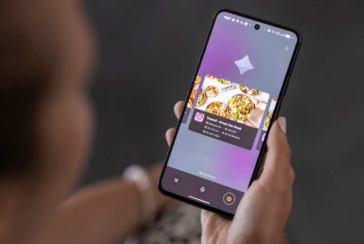 Just Eat porta in Italia l'assistente vocale con IA