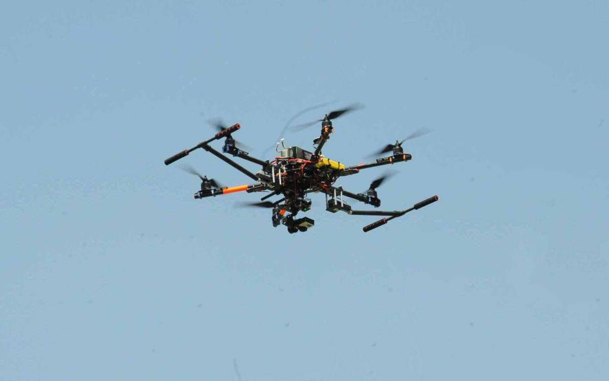 https://www.adnkronos.com/resources/02a8-214c46865d03-6e79574b82ba-1000/format/huge/roma_drone_expo_e_show.jpeg
