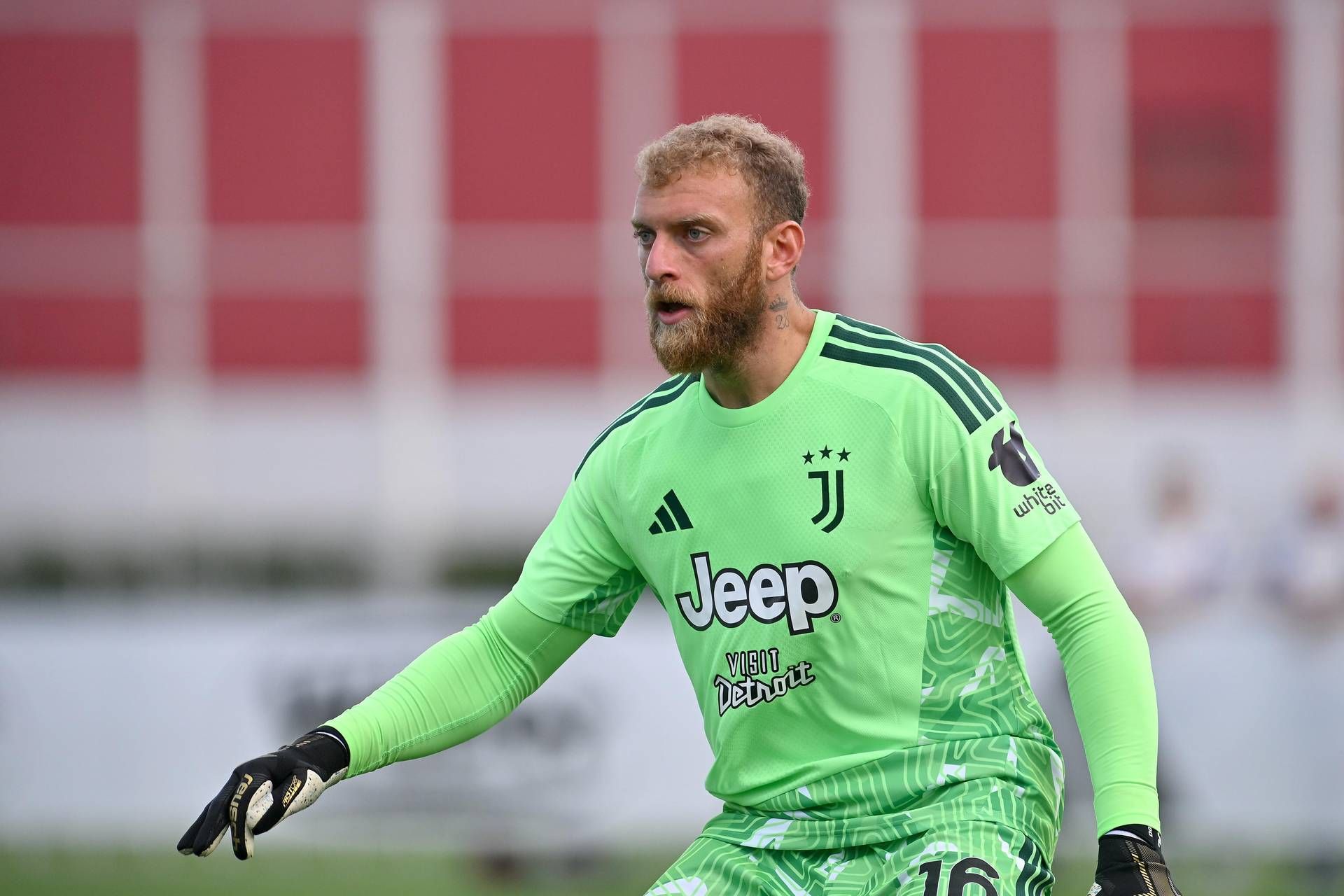 Juve-Inter, tifosi bianconeri contro Di Gregorio: "È un disastro, serve un nuovo portiere"