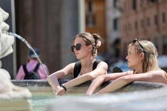Caldo africano, l'afa non arretra: oggi e domani 19 città bollino rosso
