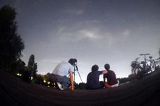 Osservazione delle stelle cadenti - (Ipa)