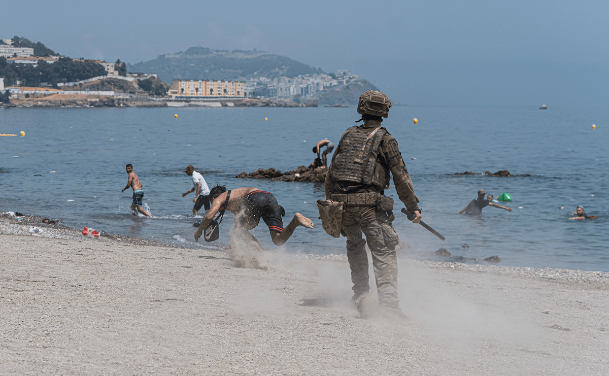 https://www.adnkronos.com/resources/02a8-2150319daadb-1f7c2161f340-1000/format/huge/ceuta_migranti_respinti_ipa.png