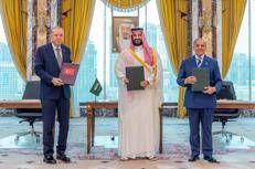 Mohammed bin Salman, Recep Tayyip Erdogan, Shehbaz Sharif firmano il 